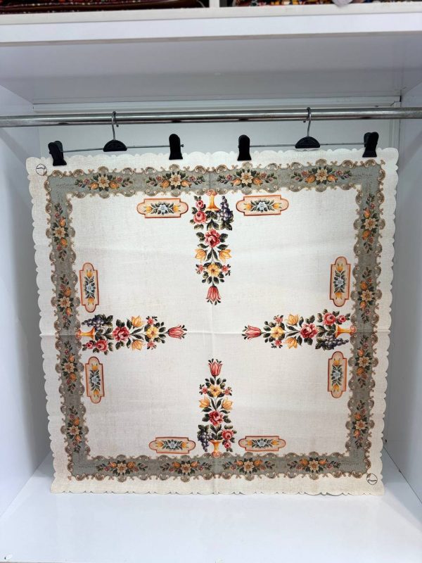 رومیزی مربع طرح سروناز
