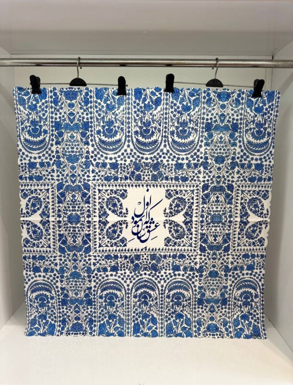 رومیزی مربع طرح قلم آبی