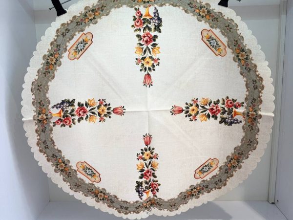 رومیزی گرد طرح سروناز