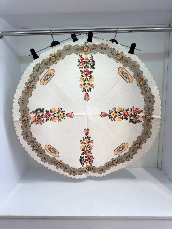 رومیزی گرد طرح سروناز