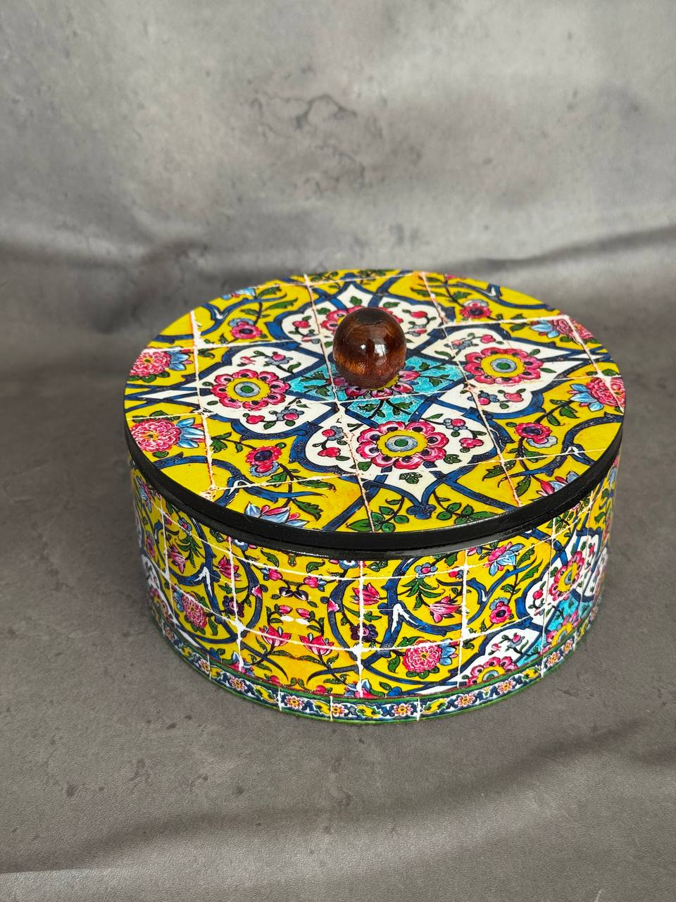 شکلاتخوری طرح اطلس