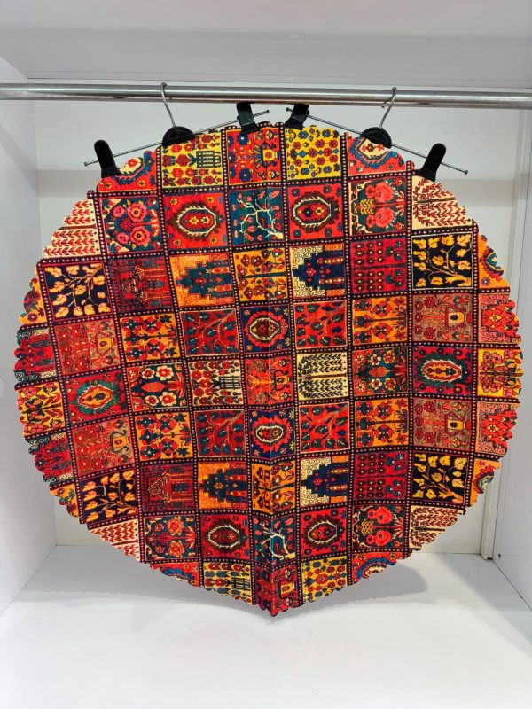رومیزی گرد طرح خشتی
