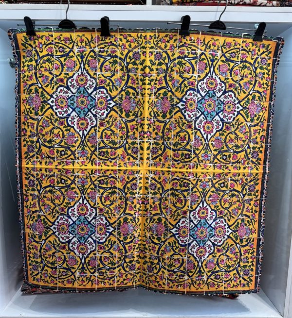 رومیزی مربع طرح گلشن
