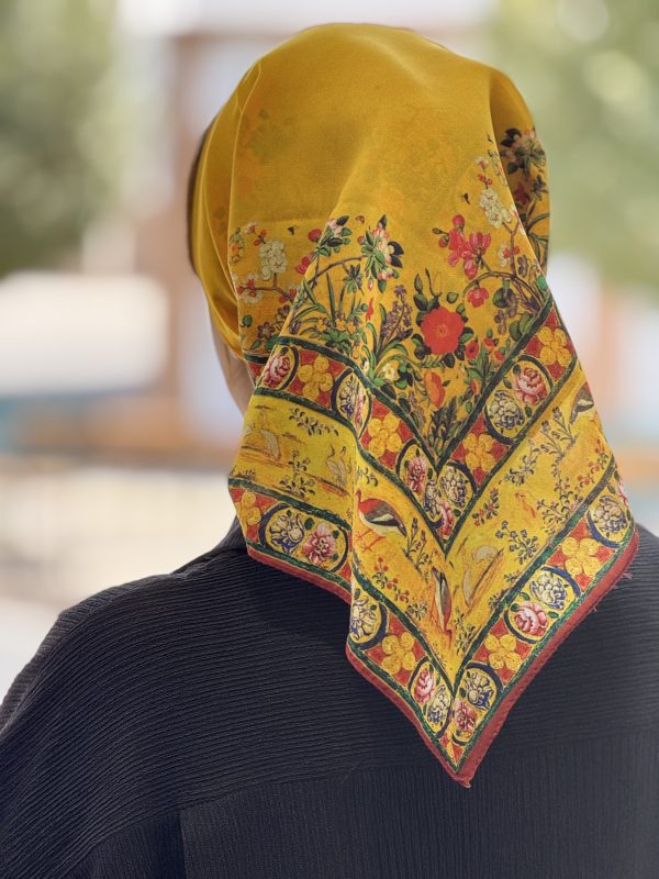 مینی اسکارف طرح حاشیه گل زرد
