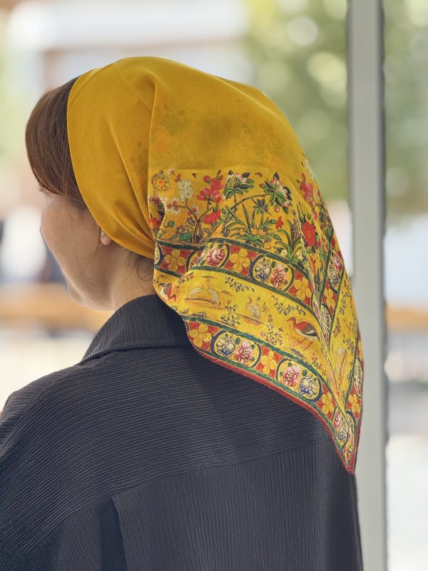 مینی اسکارف طرح حاشیه گل زرد - Image 2