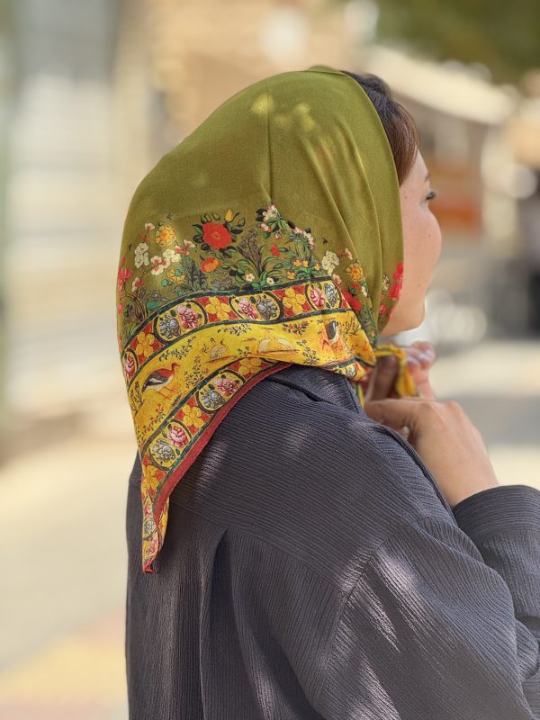 مینی اسکارف طرح حاشیه گل سدری