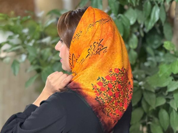 مینی اسکارف طرح خط و انار