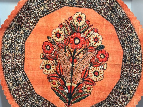 رومیزی گرد طرح آذر